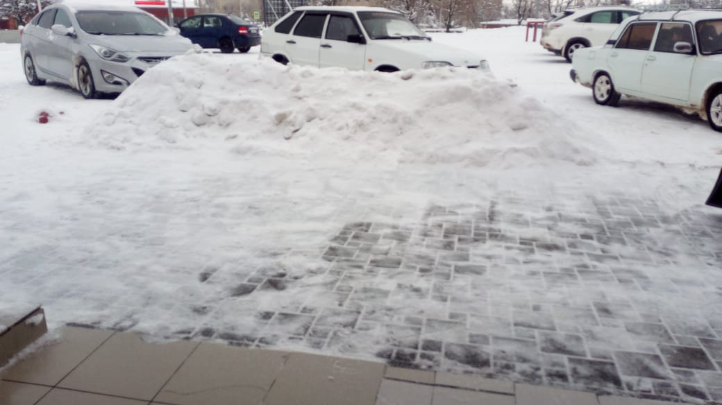 уборка территории и парковок от снега